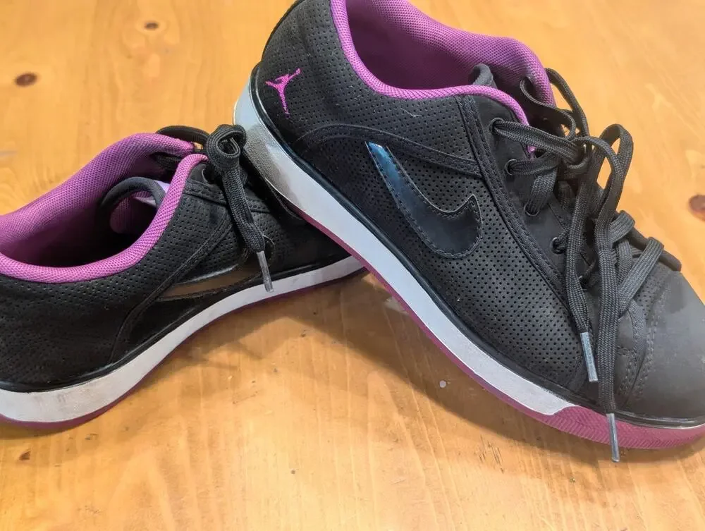 Air Jordan Sky High Retro Low in Black and Purple. 5.5 youth/men's, RARE! EGU